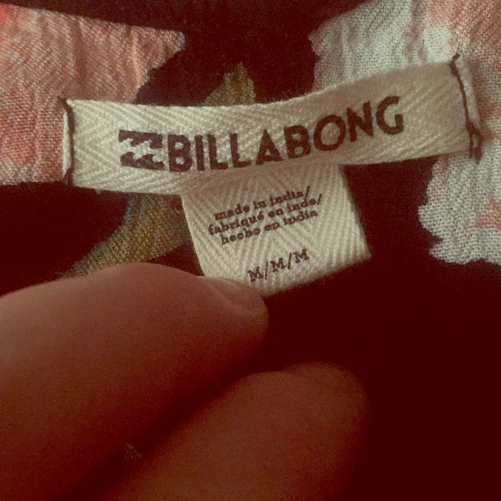 Billabong shirt, long sleeve, light weight, Flowy.